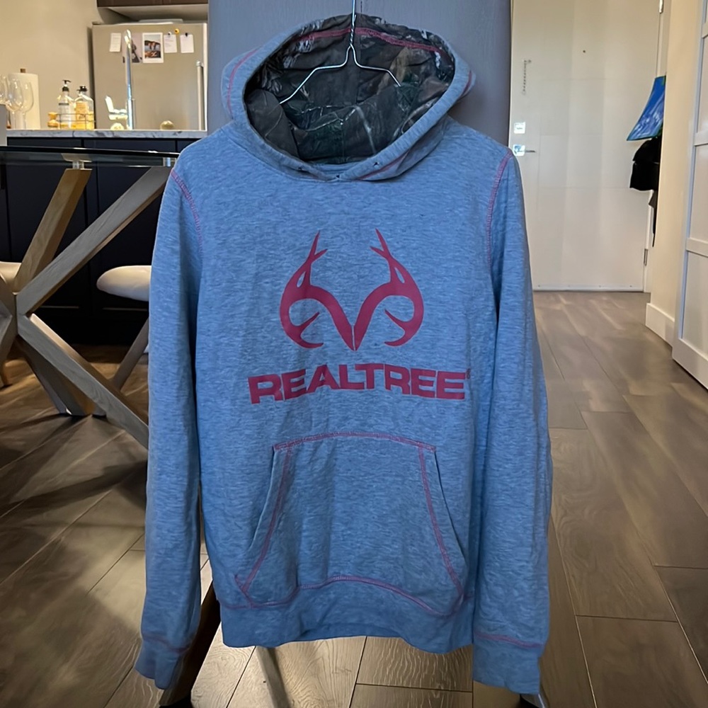 Realtree, light grey hoodie.